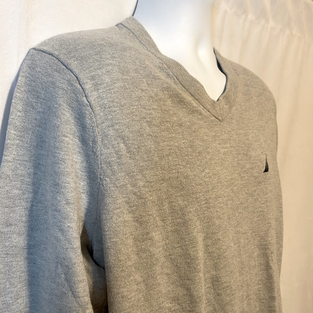 NAUTICA V Neck Sweater. Size Medium